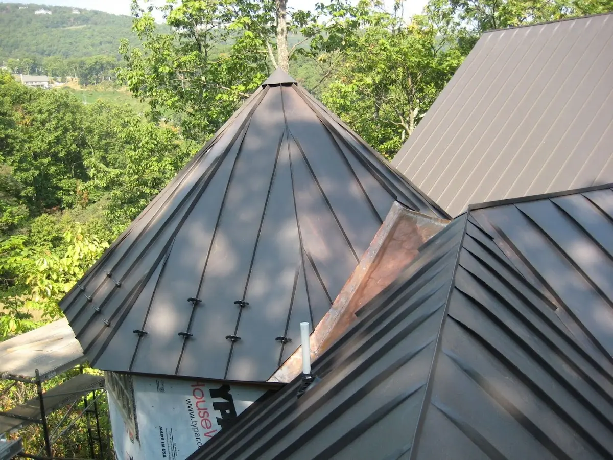 Professional Roof Tarp Installation by Craftsman Roofing in Cleversburg Junction